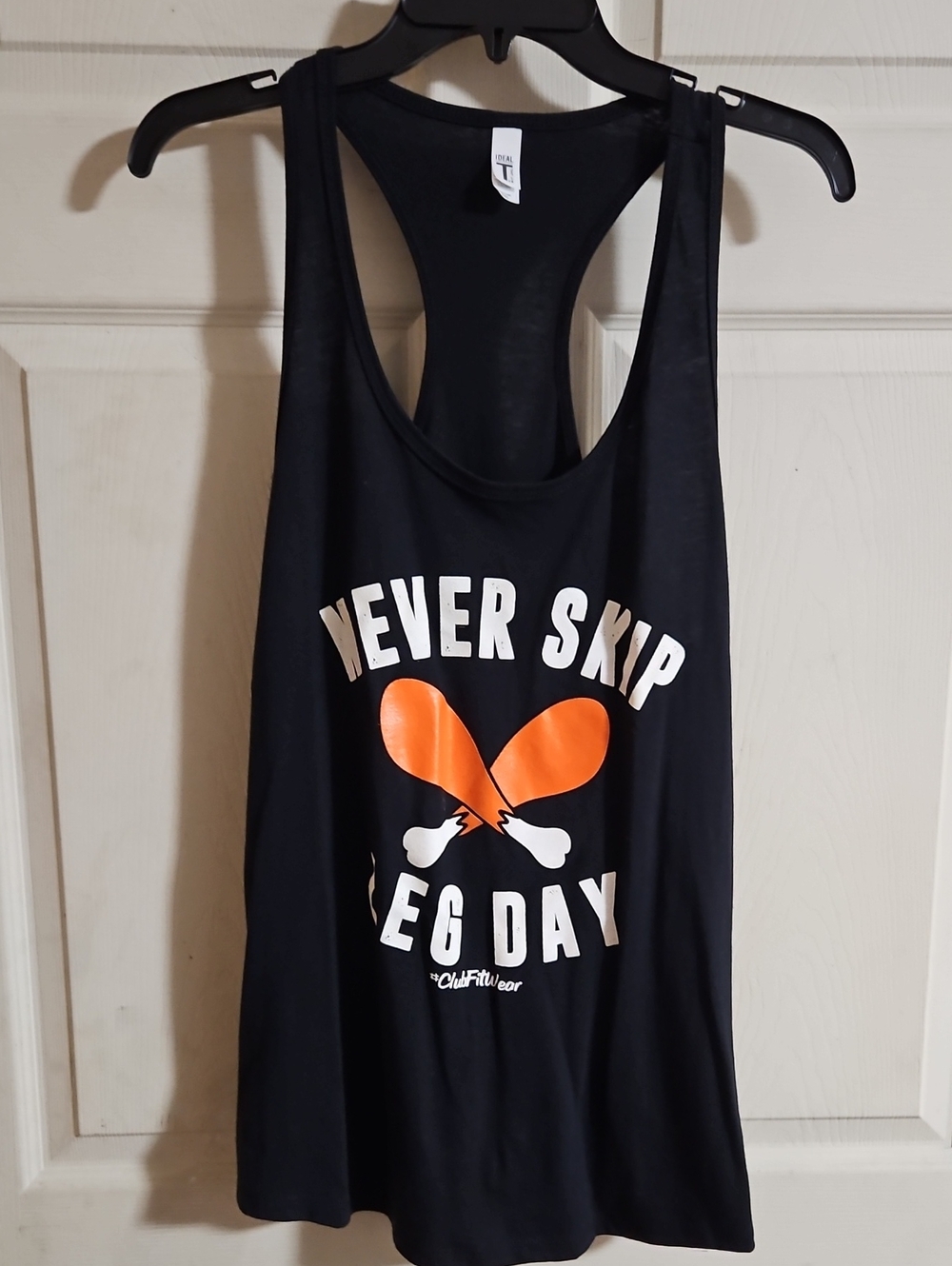 #CLUBFITWEAR NEVER SKIP A LWG DAY THANKSGIVING TANK: BLACK: GREAT CONDITION: XXL
